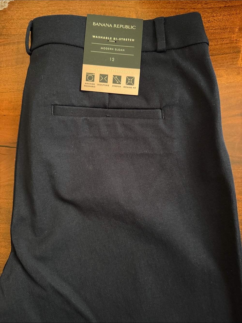 Brand New Banana Republic Women’s  Modern Sloan Flat Front Shorts - Navy Blue